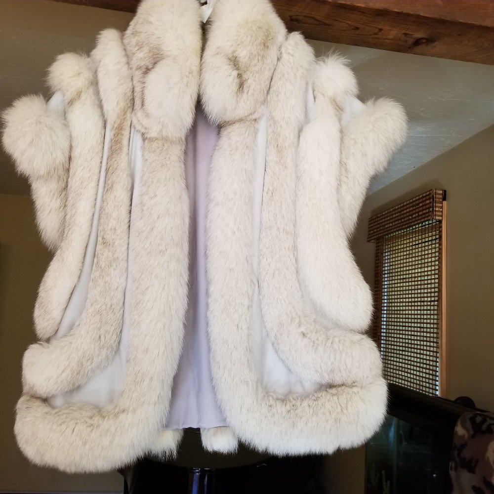 Fox fur and lambskin sleeveless vest/jacket